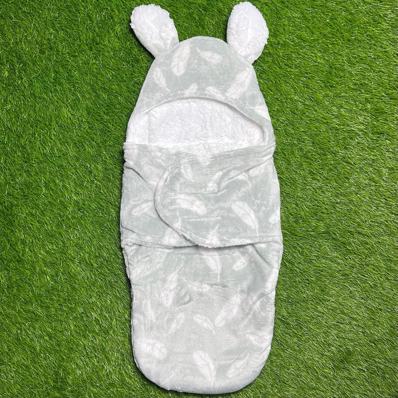 Round Ear fur Swaddle